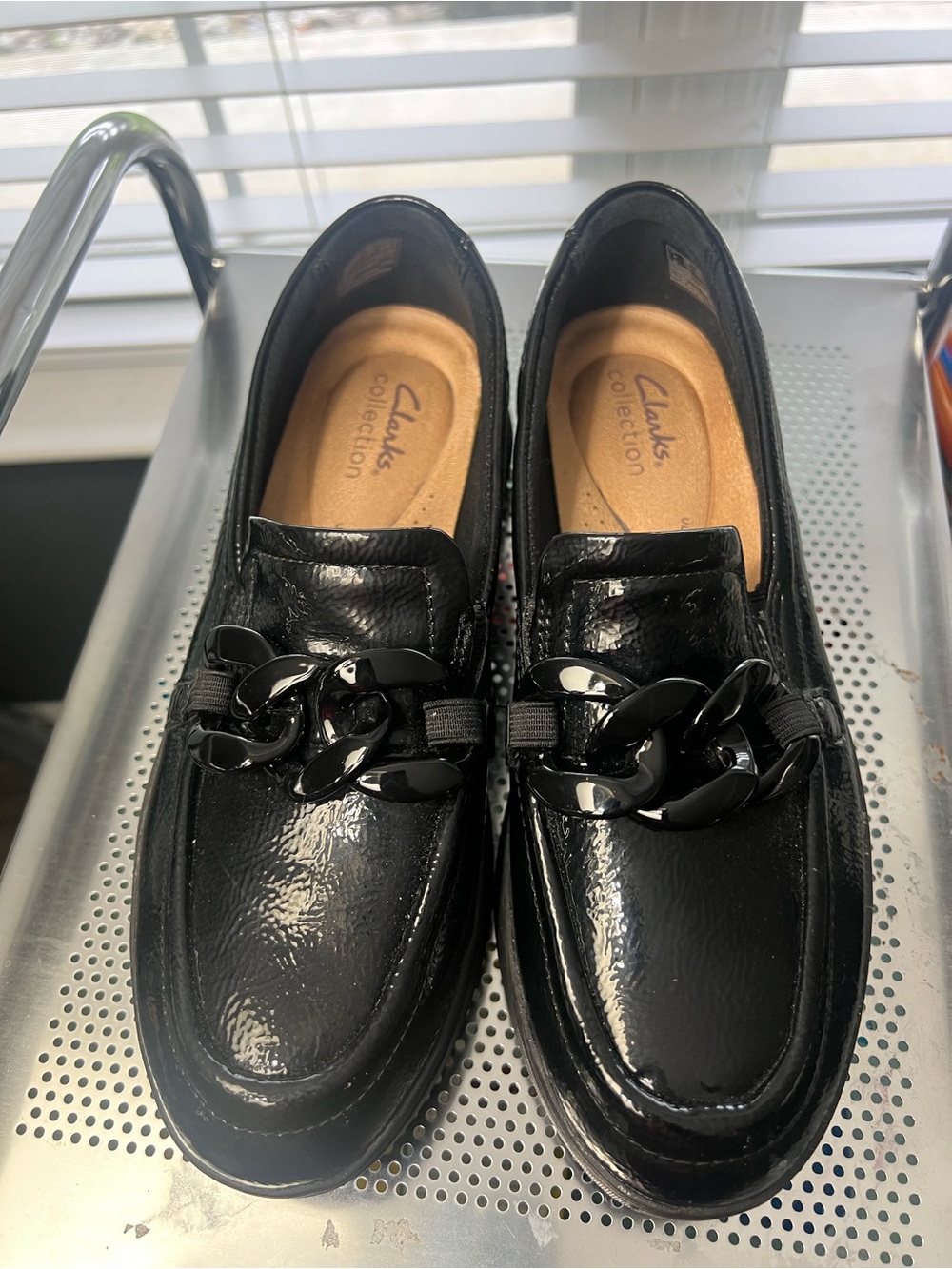Clarks Women’s Black Patent Loafers size 7.5
